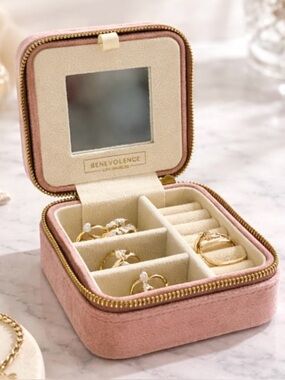 Benevolence LA Pink Velvet Travel Jewelry Case Organizer Box Mirror Zip Case